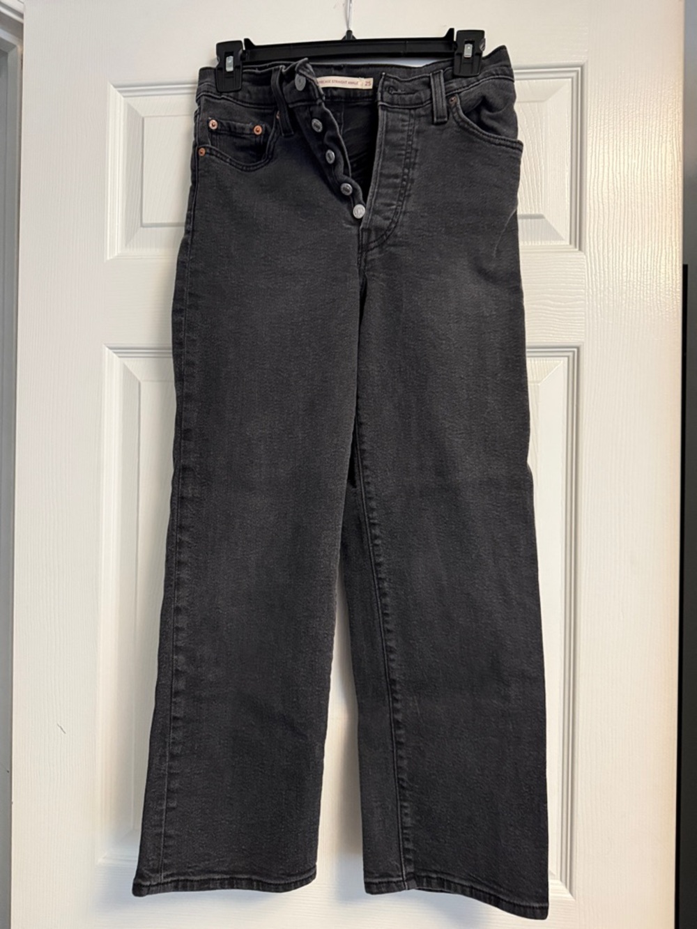 Levi’s Ribcage Straight Ankle Jeans — Black, Size 25